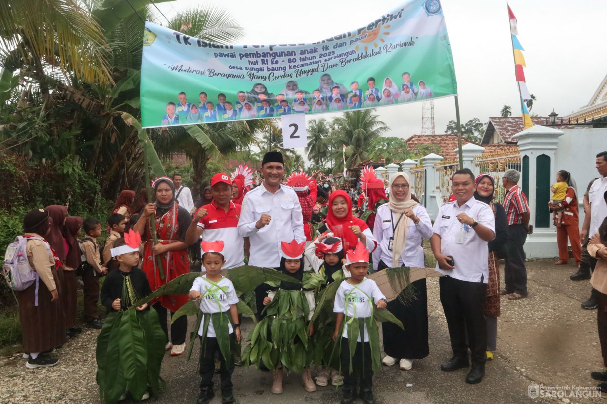 13 Agustus 2025 - Pawai Pembangunan Anak TK dan Paud di Desa Sungai Baung