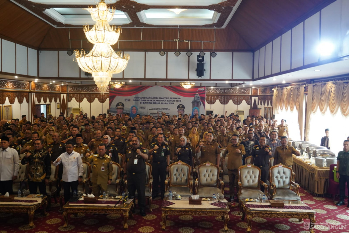 2 Desember 2025&nbsp; Acara Penandatagan MOU Antara Provinsi Jambi Dan Kejati Jambi Dan Sosialisasi Di Berlakukan Undang Undang Nomor 1 Tahun 2023 Sekaligus Pembukaan Rakor camat Se Provinsi jambi