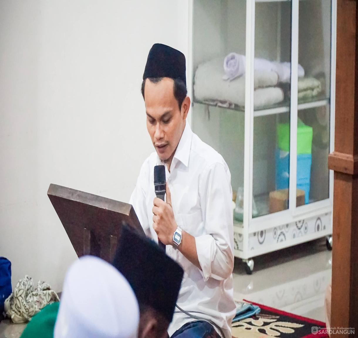 5 Juni 2026 Bupati Sarolangun, Wakil Bupati Sarolangun, Sekretaris Daerah Kabupaten Sarolangun Melaksanakan Subuh Keliling Berjamaah di Masjid Jami Attaufiq Kelurahan Gunung Kembang