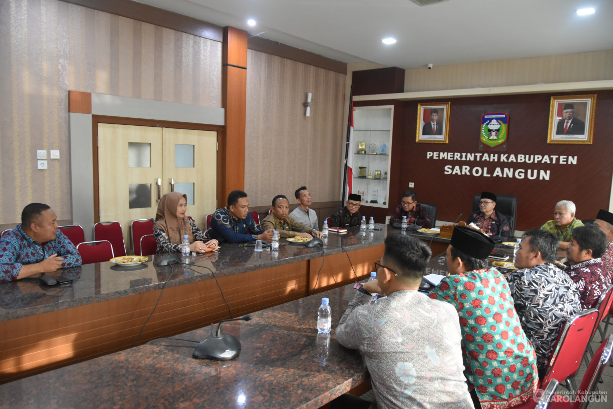 1 Februari 2024 - Rapat Membahas Tentang Belanja Tidak Terduga Di Ruang Pola Utama Kantor Bupati Sarolangun