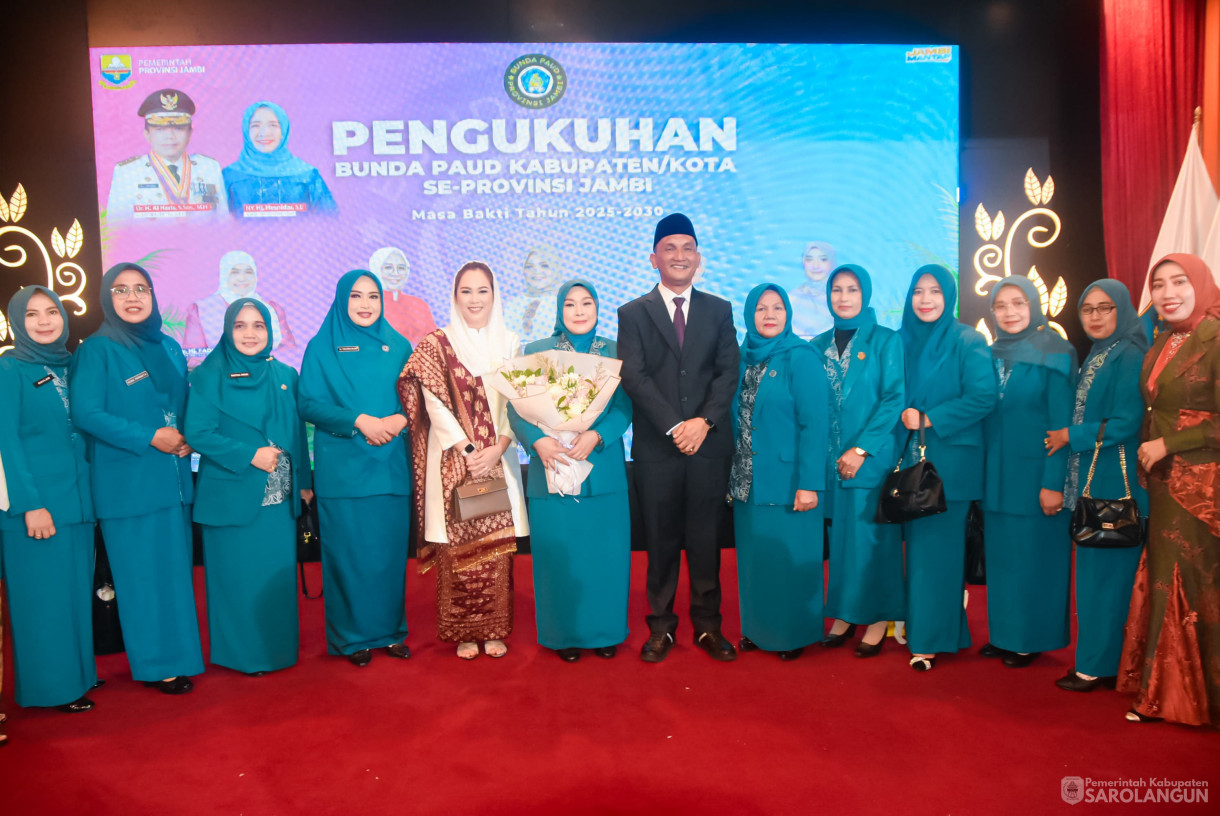 10 Maret 2025 - Pelantikan Ketua TP PKK, Bunda PAUD, Ketua Dekranasda Se Provinsi Jambi Bertempat di Auditorium Rumah Dinas Gubernur Jambi