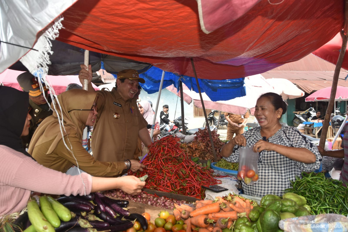 7 November 2023 - Penjabat Bupati Sarolangun Melakukan Sidak Pasar Atas Sarolangun