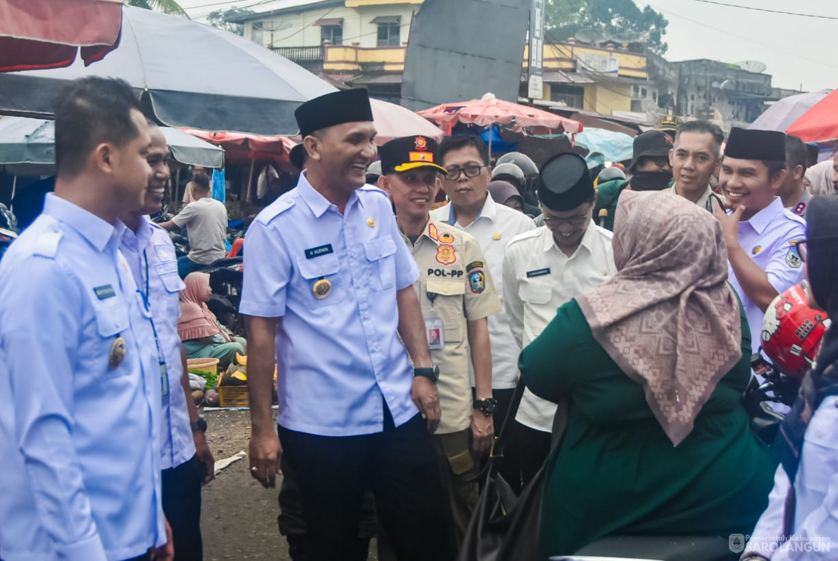 26 Maret 2025 -&nbsp;Sidak Pasar Menjelang Hari Raya Idul Fitri di Pasar Atas Sarolangun