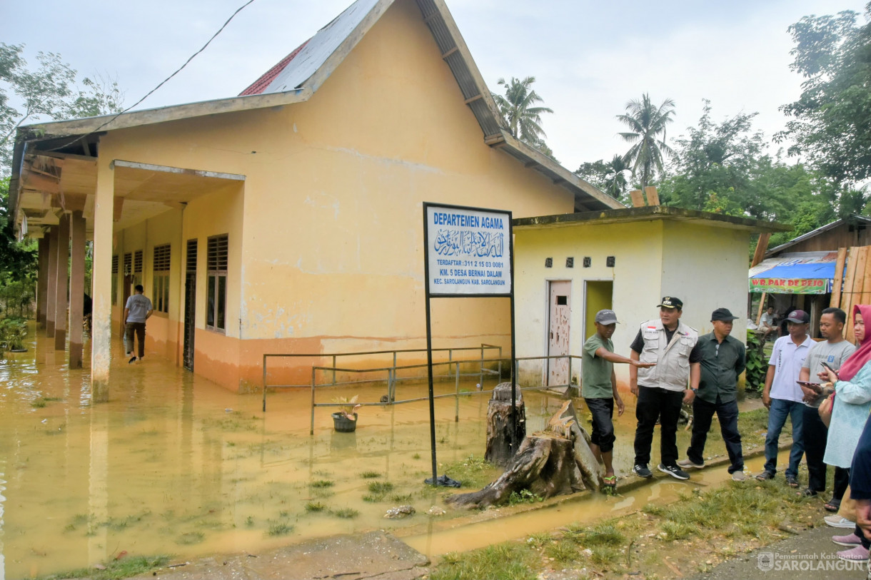 30 Desember 2023 - Meninjau Lokasi Terdampak Banjir Di Desa Baru, Desa Bernai Kecamatan Sarolangun, Dan Desa Teluk Kecimbung Kecamatan Bathin VIII