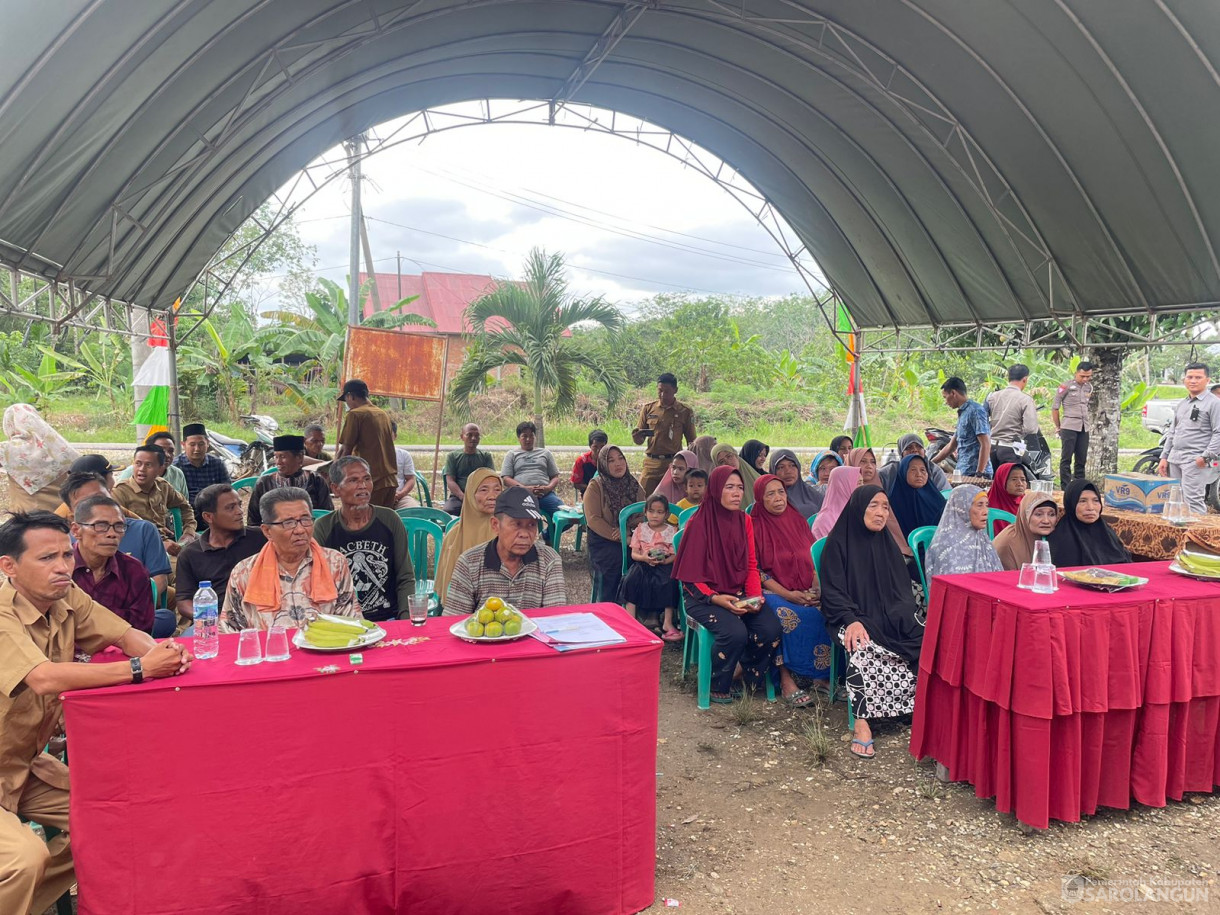 14 November 2023 - Penyerahan Bantuan Sembako Program Penanggulangan Kemiskinan Ekstrim di desa Gurun Tuo Kecamatan Mandiangin