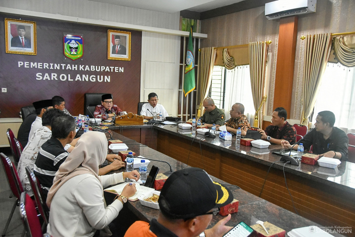 31 Mei 2024 - Rapat Rencana Pembangunan Tugu Biduk Di Ruang Pola Utama Kantor Bupati Sarolangun