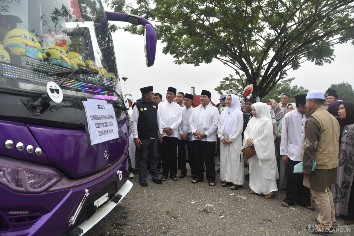 2 Juni 2024 -&nbsp;Pelepasan Calon Jamaah Haji Sarolangun Tahun 2024 Di Masjid Assulthon