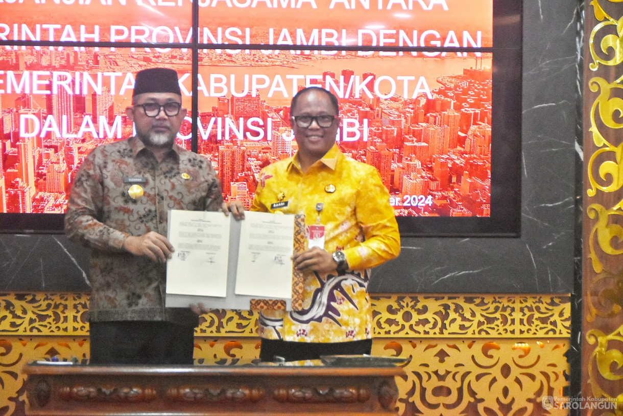 1 November 2024 -&nbsp;Penandatanganan Kesepakatan Kerjasama Dan Perjanjian Bersama Antara Pemerintah Provinsi Jambi Dengan Pemerintah Kabupaten Kota Dalam Provinsi Jambi, Bertempat di Aula Kantor Gubernur Jambi