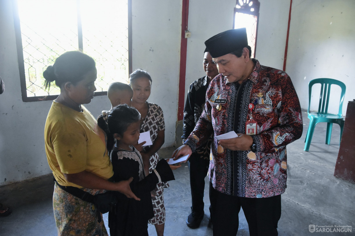 30 Maret 2024 - Penyerahan Bantuan Program Bapak Asuh Anak Stunting Untuk Keluarga Berisiko Stunting Dan Bantuan Penanganan Kemiskinan Ekstrim Bagi Suku Anak Dalam Di D