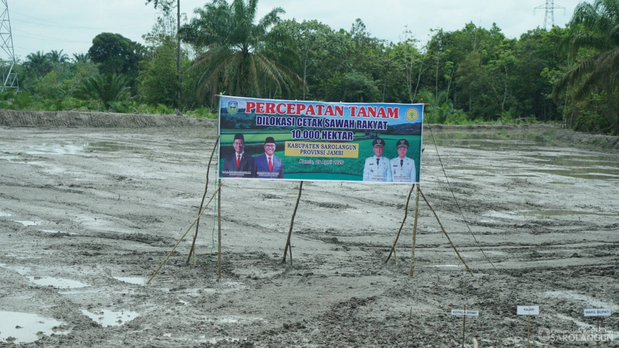 9 April 2026 Wakil bupati Sarolangun mengikuti percepatan tanam Dilokasi cetak sawah rakyat 10.000 hektar, kabupaten sarolangun