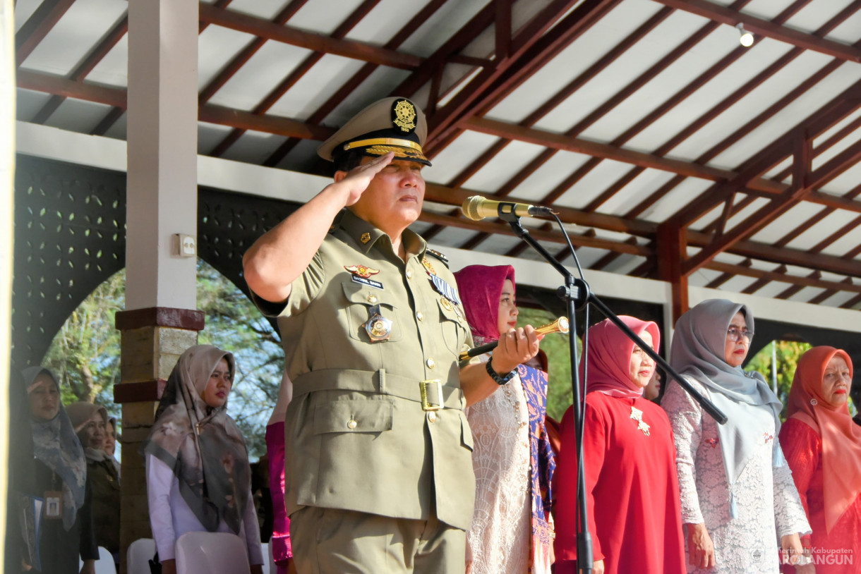 30 April 2024 - Upacara Peringatan Hari Ulang Tahun Satpol PP Ke 74 Dan Satlinmas Ke 62 Di Lapangan Gunung Kembang Sarolangun