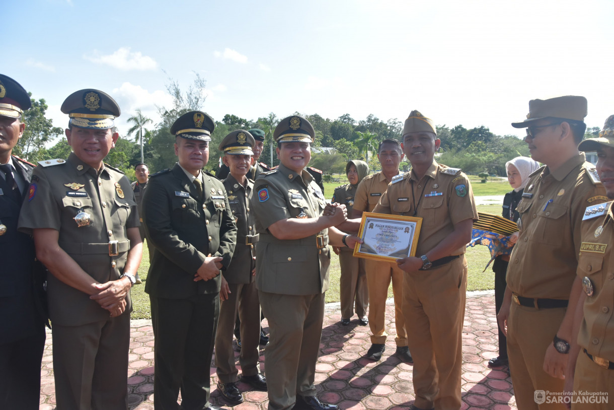 30 April 2024 - Upacara Peringatan Hari Ulang Tahun Satpol PP Ke 74 Dan Satlinmas Ke 62 Di Lapangan Gunung Kembang Sarolangun