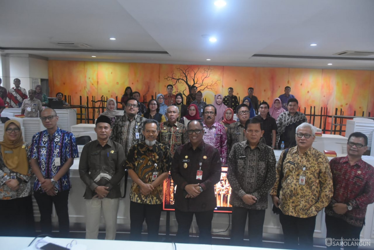6 Desember 2024 - Studi Tiru MCP KPK Pemerintah Kabupaten Sarolangun Dengan Pemerintah Kota Solo, Bertempat di Aula Kantor Walikota Solo Provinsi Jawa Tengah 