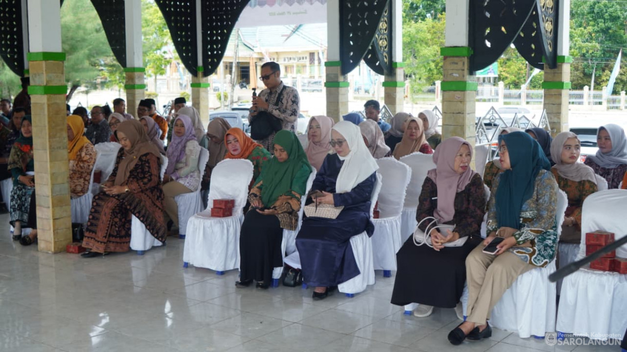 9 Oktober 2025&nbsp; Memperingatan Hari Batik Nasional Bertempat di lapangan gunung kembang kabupaten Sarolangun