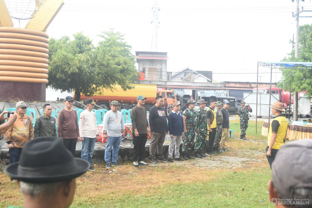 23 Mei 2025 - Bupati Sarolangun ikut Gelar Karya Bakti Bersama Kodim 0420 Sarko
