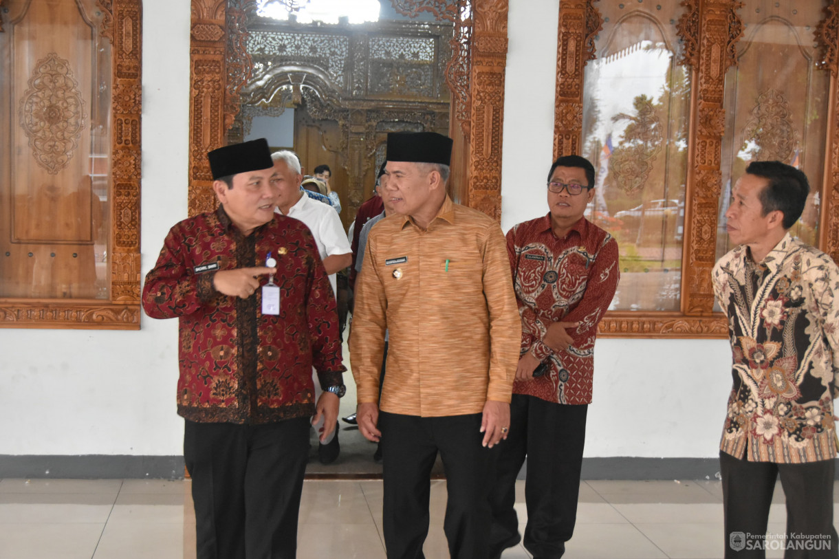 10 November 2023 - Penjabat Bupati Sarolangun Melakukan Penandatanganan Kesepakatan Bersama Antara Pemerintah Kabupaten Rejang Lebong Dengan Pemerintah Kabupaten Sarolangun Di Rumah Dinas Bupati Rejang Lebong