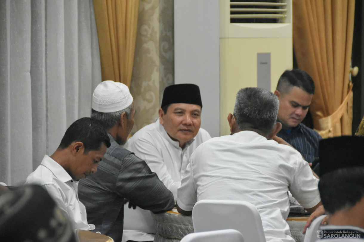 27 Desember 2023 - Silaturahmi Dan Makan Malam Bersama Lembaga Swadaya Masyarakat Sekabupaten Sarolangun Di Rumah Dinas Bupati Sarolangun