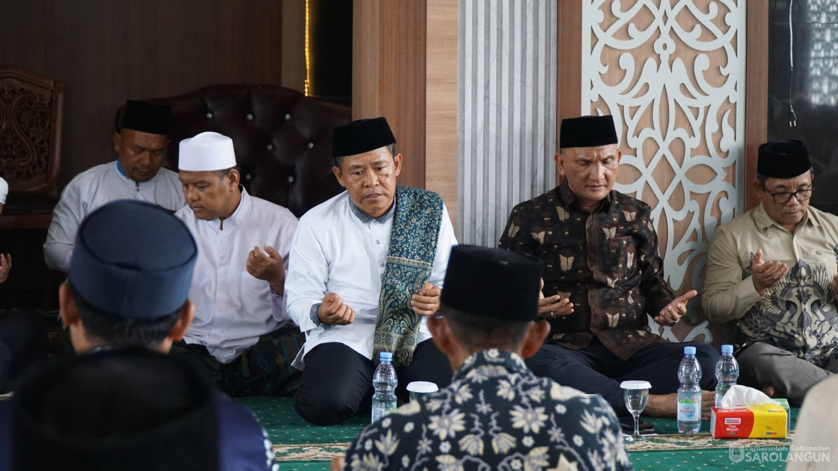 19 April 2026 Peringatan Haul Alm. H. Riduan dan Almh. Hj. Sinar Harapan bertempat di Masjid Saadaturridwan Pondok Pesantren Hidayatul Mubtadiien Desa Karang Mendapo, RT.08 Kec. Pauh