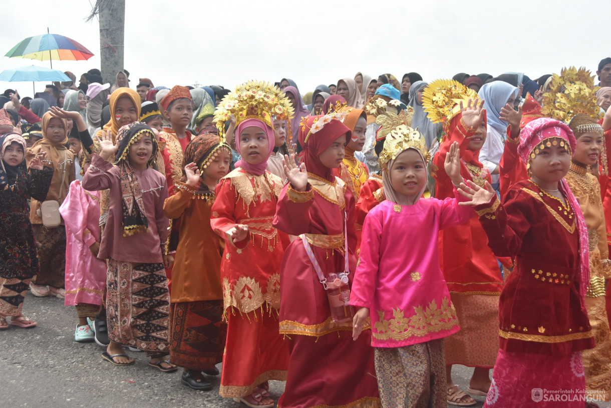 18 Agustus 2024 -&nbsp;Pawai Karnaval Memperingati HUT RI Ke 79, Bertempat di Depan Rumah Dinas Bupati Sarolangun