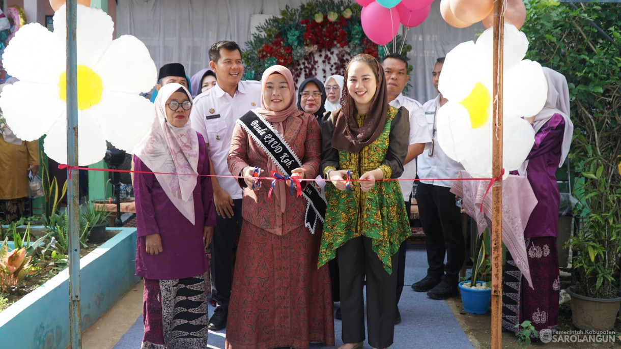 Market Day Oleh Peserta Didik TK Islam Waladun Sholihun Kecamatan Pauh