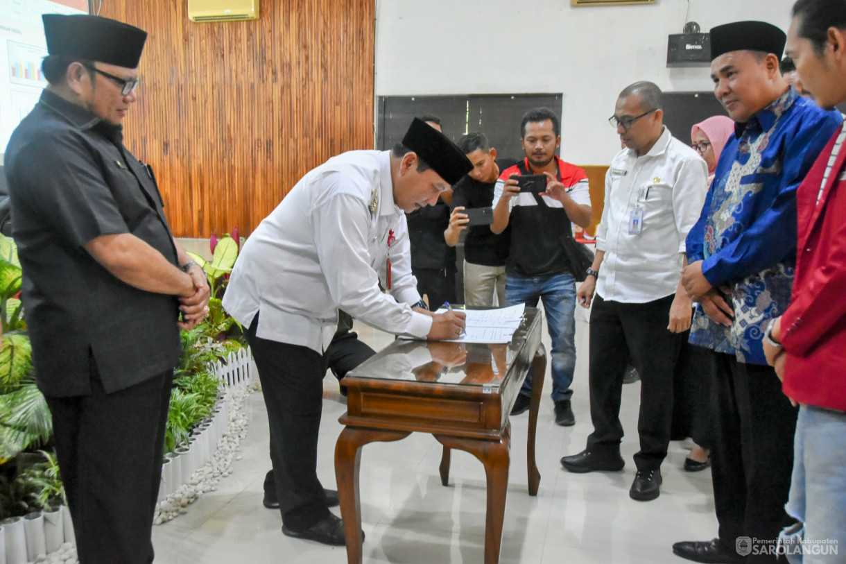 20 Desember 2023 - Forum Konsultasi Publik Rancangan Awal RPJPD Kabupaten Sarolangun Tahun 202 sd 2045 Di Aula Bappeda Sarolangun