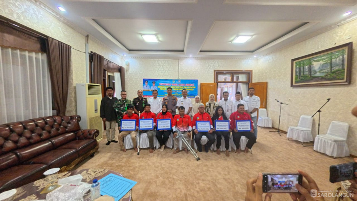 18 Juni 2025 - Penyerahan Bonus Secara Simbolis Kepada Atlet Berprestasi dan Pelatih Pasca Pekan Paralimpik Provinsi&nbsp;