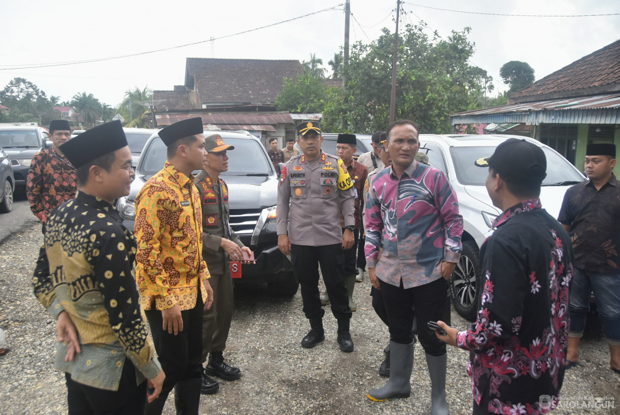 6 Maret 2025 - Peninjauan Lokasi Banjir dan Penyerahan Bantuan Bagi Korban Terdampak Banjir di Kecamatan Mandiangin&nbsp;