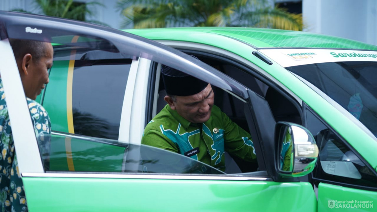 27 November 2025&nbsp; Penyerahan Satu Unit Mobil Operasional Pelayanan Administrasi Kependudukan Kelurahan dan Desa ke Diskdukcapil