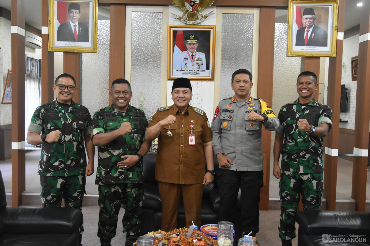 29 Januari 2024 - Silaturahmi Dengan Kasrem 042 Gapu Di Ruang Kerja Bupati Sarolangun