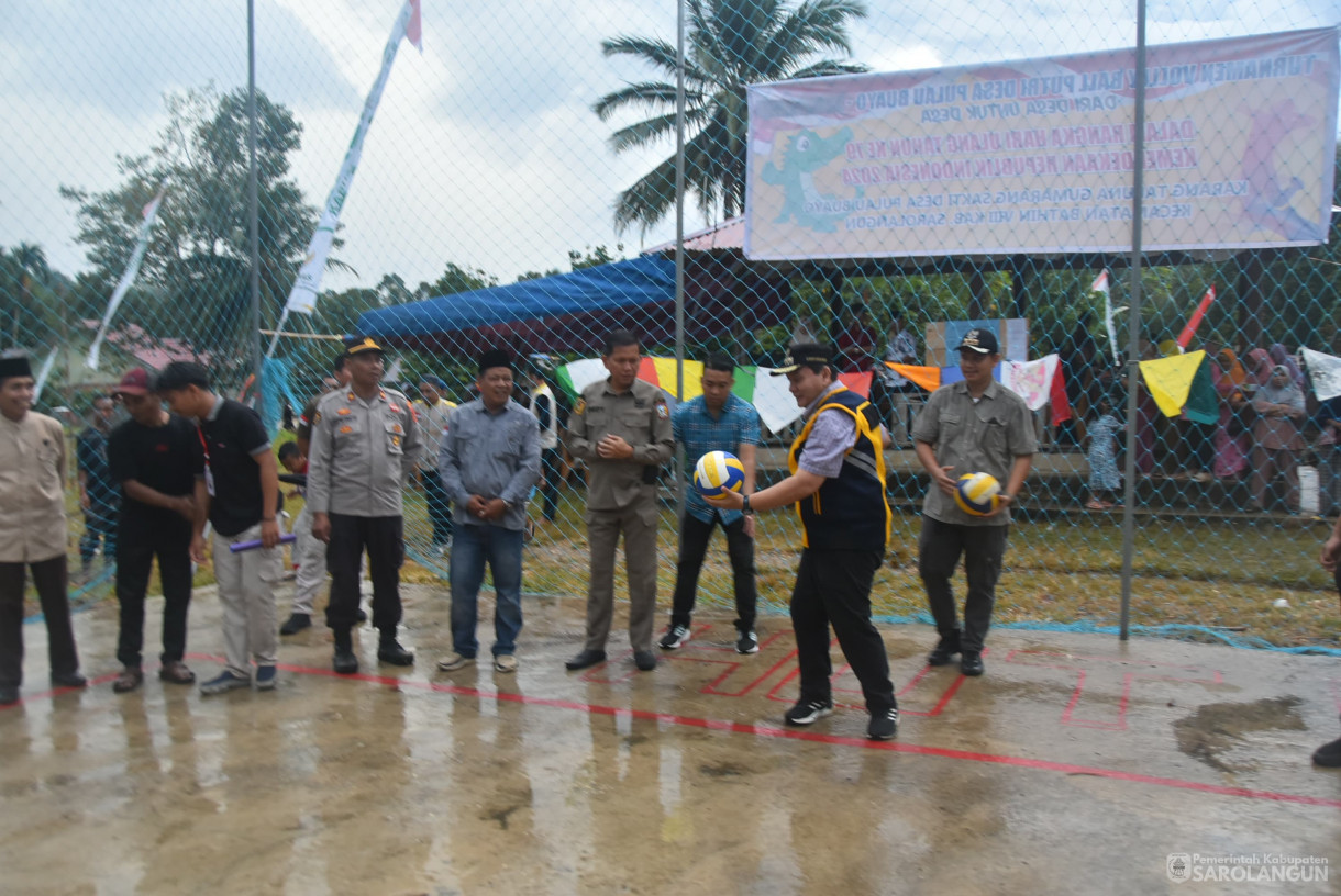 9 Agustus 2024 -&nbsp;Penyerahan Bantuan Kepada Mustahiq Warga Desa Pulau Buayo Program Baznas Sarolangun Sekaligus Pembukaan Turnamen Bola Voli Putri Dalam Rangka Menyambut Hari Kemerdekaan Indonesia, Bertempat di Desa Pulau Buayo kecamatan Bathin VII