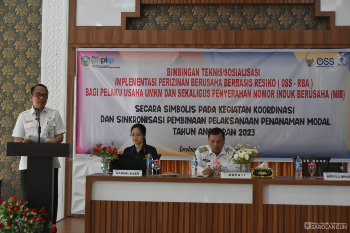 20 September 2023 - Penjabat Bupati Sarolangun Menghadiri Acara Bimbingan Teknid Sosialisasi Implementasi Perisinan Berusaha Berbasis Resiko Bagi Pelaku Usaha UMKM di Aula Golden Hotel Sarolangun