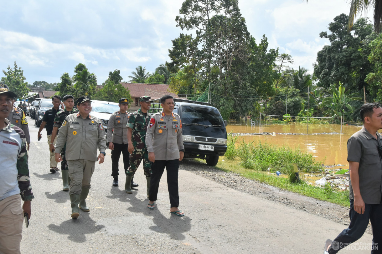 13 Januari 2024 - Meninjau Lokasi Terdampak Banjir Sekaligus Memberikan Bantuan Di Desa Pulau Pinang Dan Ladang Panjang