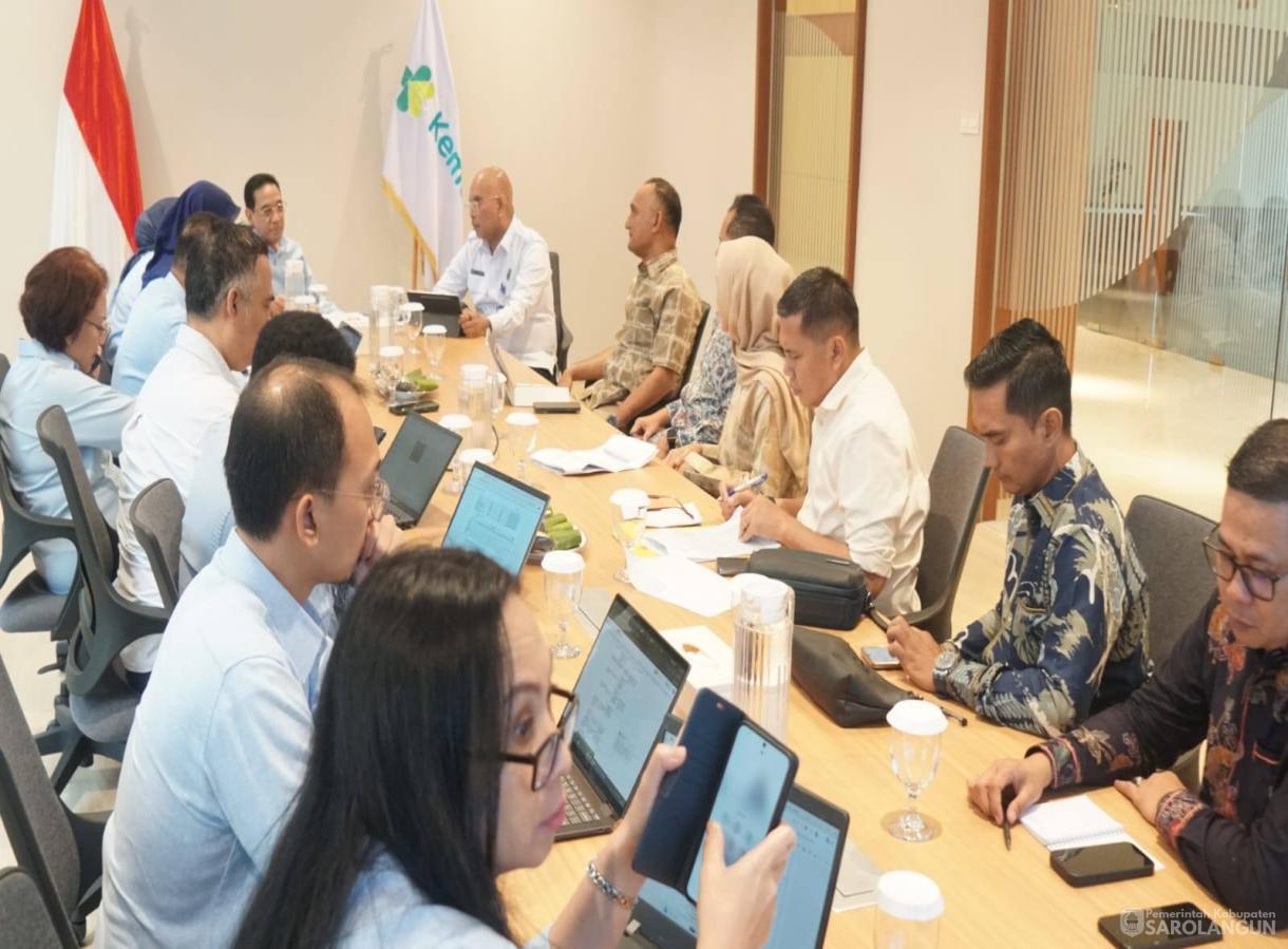 19 Mei 2026 Bupati Sarolangun di dampingi oleh Wakil Bupati Sarolangun dan Waka I DPRD Kab. Sarolangun melakukan Audiensi dengan Wakil Menteri Kesehatan RI dalam rangka Pembinaan Kesehatan Wilayah Provinsi Jambi yang bertempat di Kantor Kemenkes RI