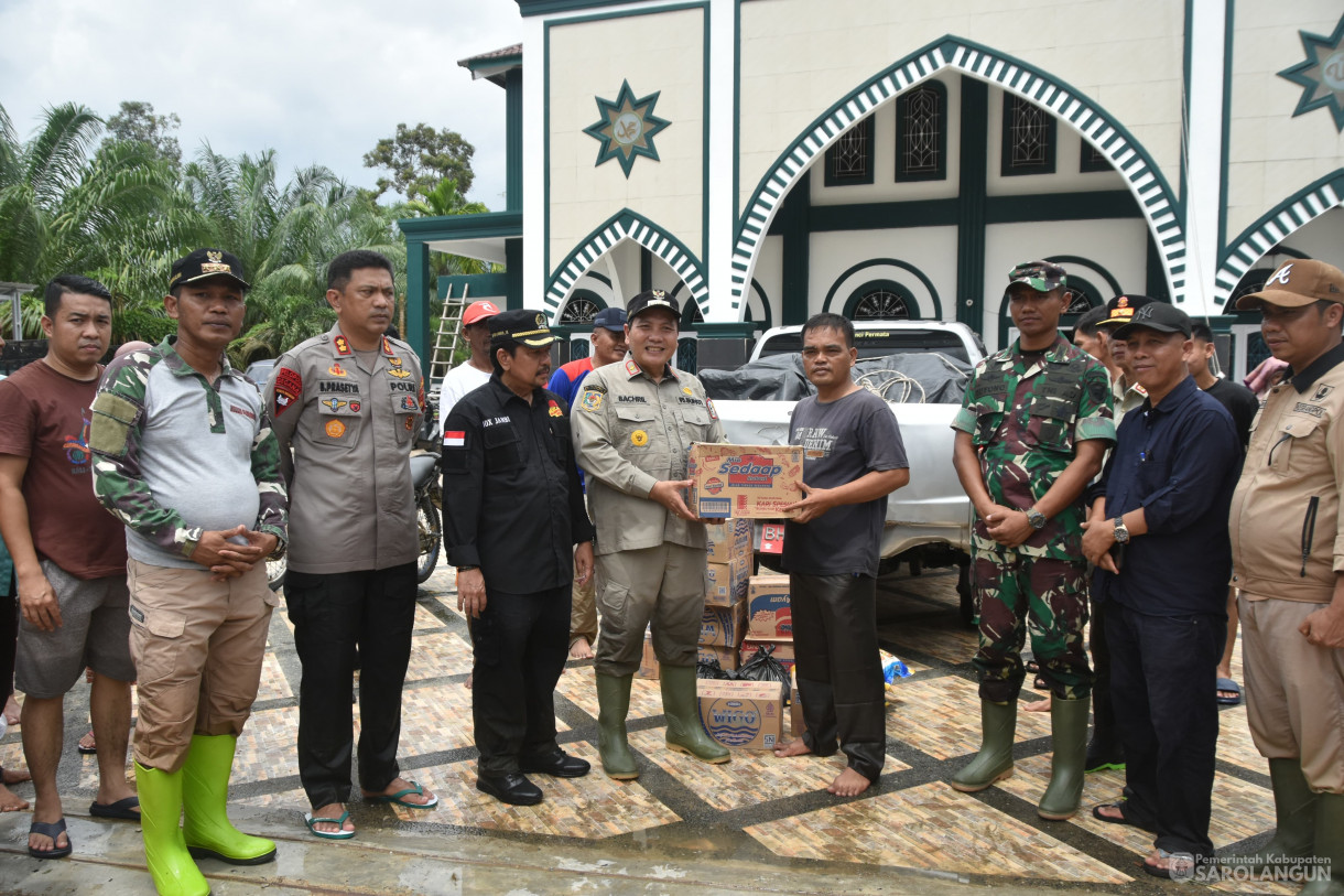 13 Januari 2024 - Meninjau Lokasi Terdampak Banjir Dan Proses Evakuasi Di Desa Lidung