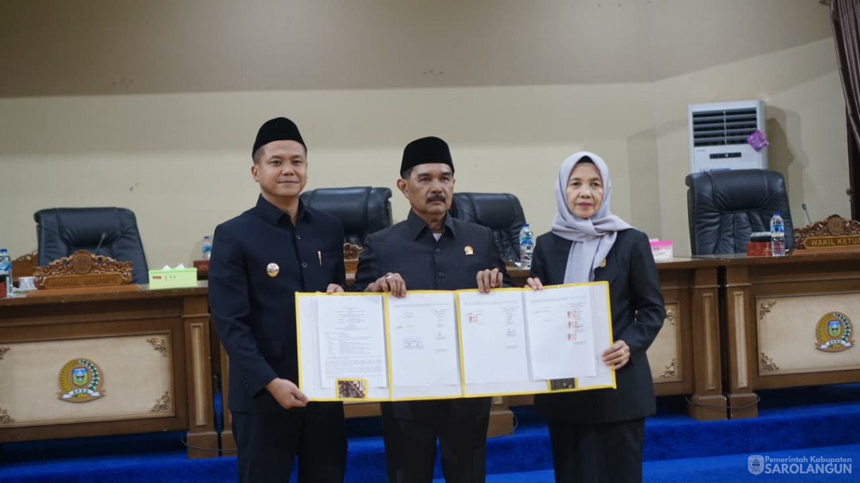 4 November 2025 Sampaikan Tanggapan dan Jawaban Eksekutif Terhadap Pandangan Umum Fraksi DPRD&nbsp;&nbsp;