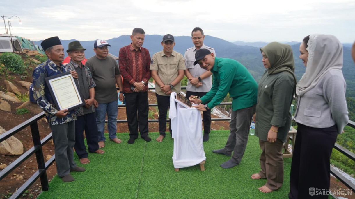 25 Oktober 2025&nbsp; Resmikan Destinasi Wisata Puncak Bukit Tempurung Desa Lubuk Bangkar dan Bersama BUMDes Lubuk Bangkar Tanam Cabe dan Sayuran Di Kawasan Puncak Bukit Tempurung&nbsp;&nbsp;