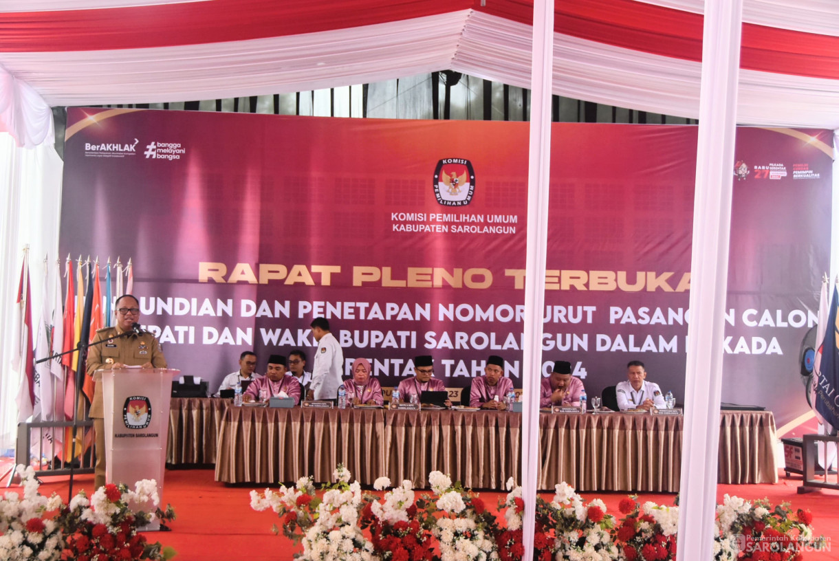 23 September 2024 -&nbsp;Rapat Pleno Terbuka Pengundian Dan Penetapan Nomor Urut Pasangan Calon Bupati Dan Wakil Bupati Sarolangun Dalam Pilkada Serentak Tahun 2024, Bertempat di Kantor KPU Sarolangun