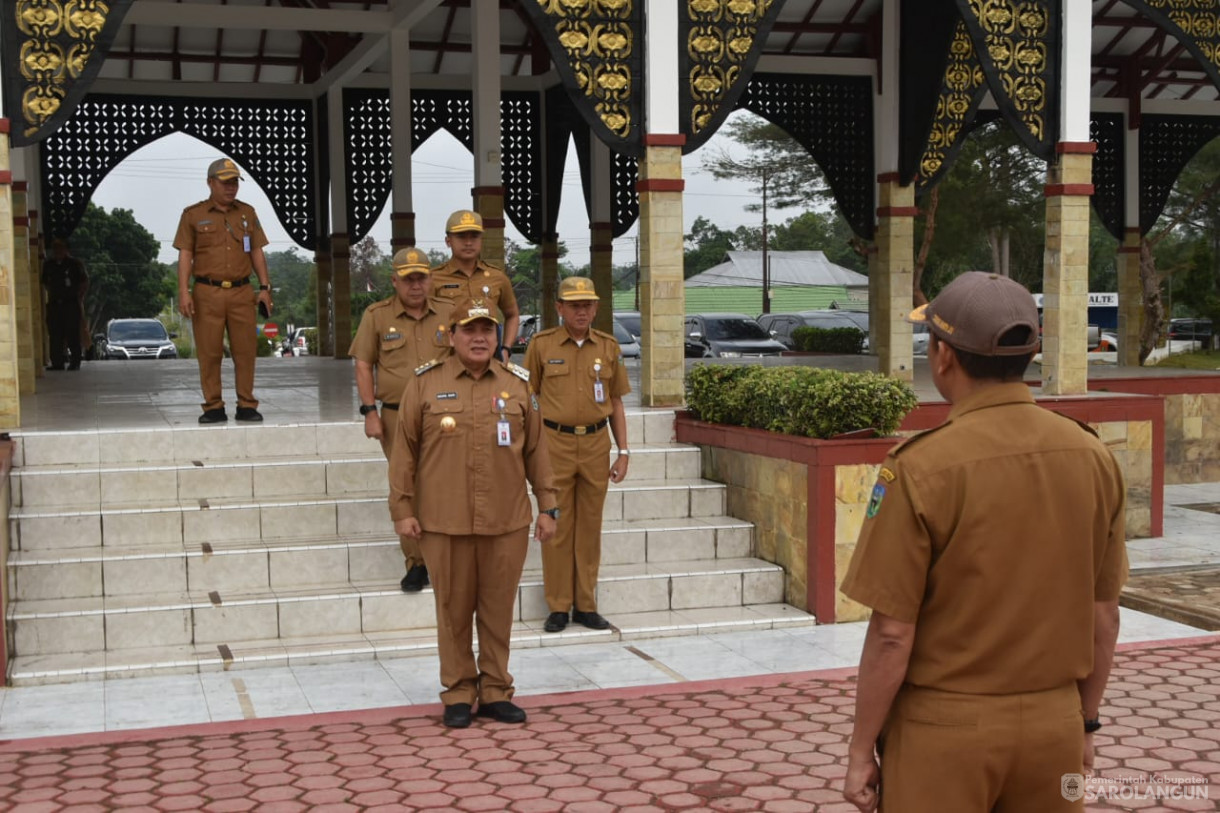 11 September 2023 - Penjabat Bupati Sarolangun Memimpin Apel Gabungan di Lapangan Gunung Kembang Sarolangun