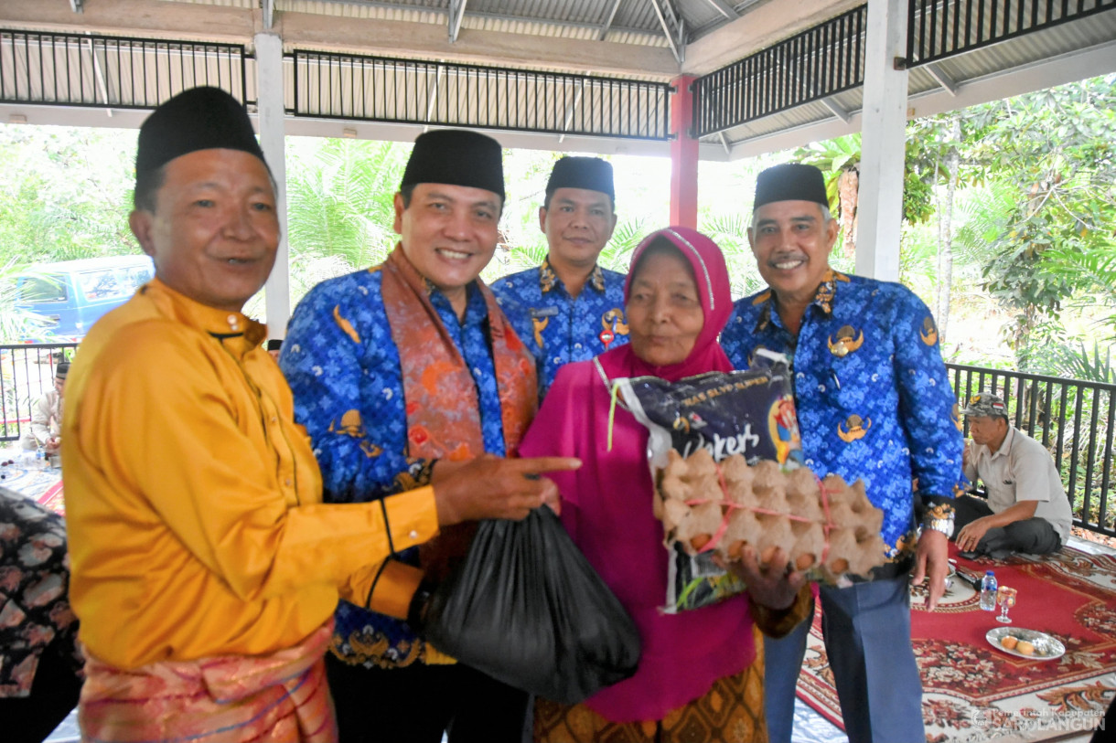 30 November 2023 - Penyerahan Bantuan Sembako Untuk Masyarakat Miskin Ekstrim Program Penanganan Kemiskinan, Pengendalian Inflasi Dan Pencegahan Stunting, Sekaligus Peresmian Pendopo Desa Lubuk Sepuh Dan Pemb