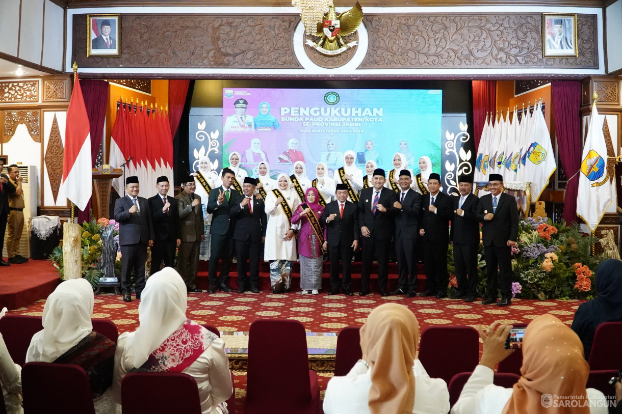 10 Maret 2025 - Pelantikan Ketua TP PKK, Bunda PAUD, Ketua Dekranasda Se Provinsi Jambi Bertempat di Auditorium Rumah Dinas Gubernur Jambi