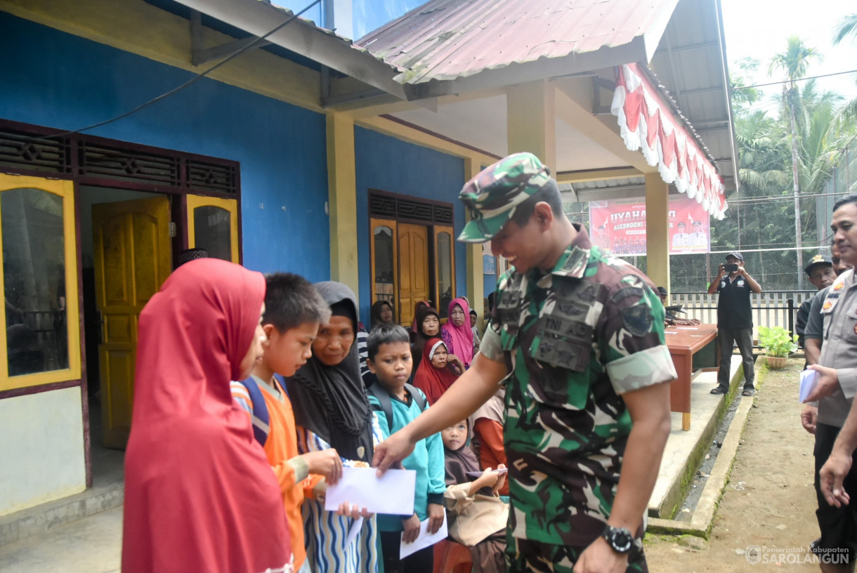 9 Agustus 2025 -&nbsp;Penyerahan Bantuan Untuk Fakir Miskin dan Anak Yatim di Desa Bathin Pengambang Kecamatan Batang Asai