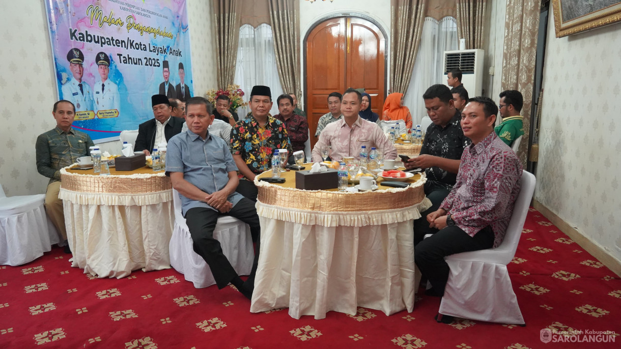 8 Agustus 2025 - Wakil bupati Sarolangun Mengikuti kegiatan Zoom Meeting Penganugrahan Kota Layak Anak Tahun 2025 Bertempat di Rumah Dinas Wakil Bupati Sarolangun