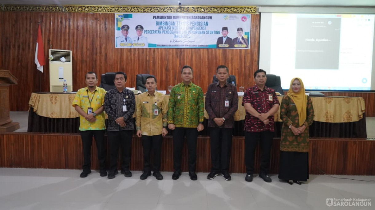 4 September 2025&nbsp; Wakil bupati Sarolangun Membuka Rapat Koordinasi Bimbingan Teknis Pengisian Web Aplikasi Aksi Konvergensi Percepatan Penurunan Stunting Kabupaten Sarolangun Tahun 2025