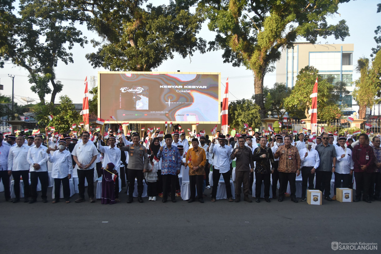 25 Juli 2024 - Prosesi Lepas Bai at dan Ikrar Setia NKRI Orang atau Kelompok Orang Yang Terafiliasi Negara Islam Indonesia, Bertempat di Lapangan Polda Jambi