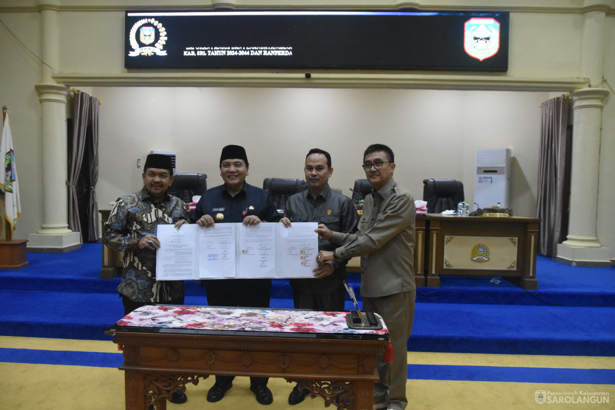 24 Juni 2024 - Rapat Paripurna Tingkat I Tahap 2, Tingkat I Tahap 3, Tingkat II, Bertempat di Gedung DPRD Sarolangun