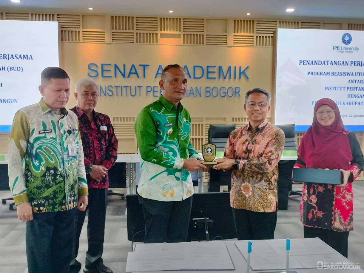 22 Agustus 2025 Penandatanganan Perjanjian Kerja Sama Beasiswa Utusan Daerah Pemerintah Kabupaten Sarolangun dengan Institut Pertanian Bogor