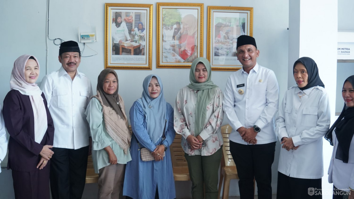 3 Desember 2025&nbsp; Peninjauan Sekaligus Pengguntingan Pita Kantor Baznas Mikrofinance Desa