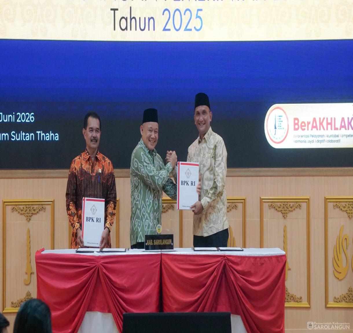 2 Juni 2026 Pemerintah Kabupaten Sarolangun raih Penghargaan&nbsp; ke10 Wajar Tanpa Pengecualian dari BPK RI Perwakilan Provinsi Jambi atas Laporan Keuangan Pemerintah Daerah Tahun Anggaran 2025