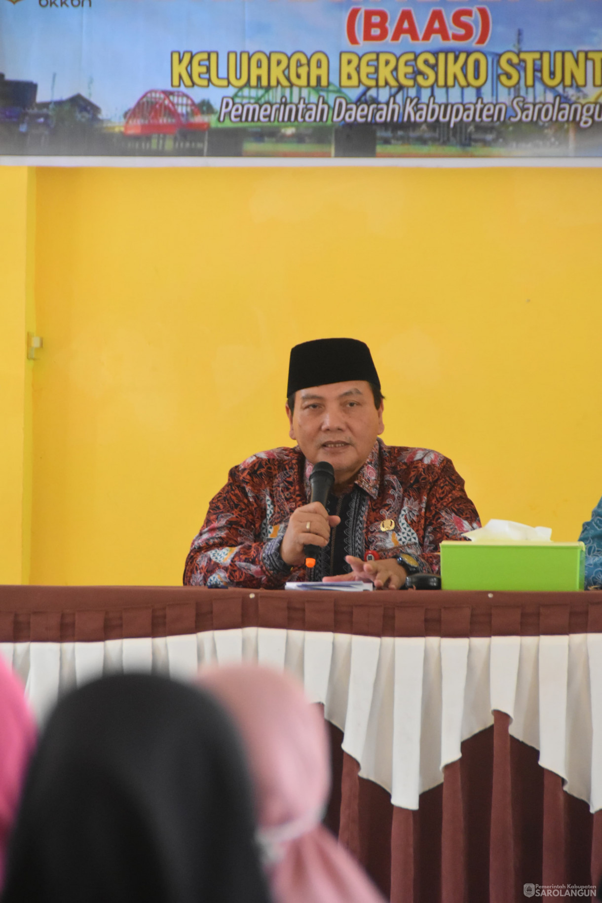 30 Maret 2024 - Penyerahan Bantuan Program Bapak Asuh Anak Stunting Untuk Keluarga Berisiko Stunting Di Kantor Camat Sarolangun