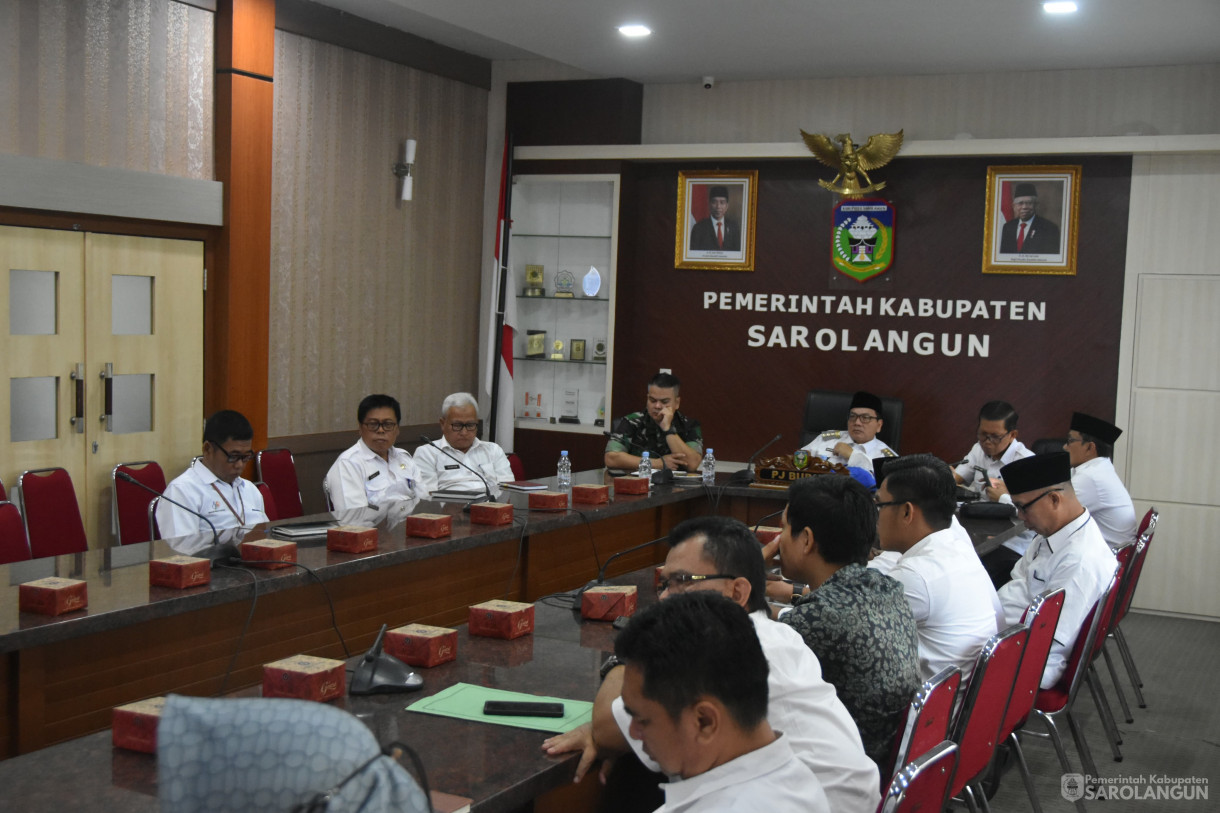 27 Desember 2023 - Rapat TPID Via Zoom Meeting Di Ruang Pola Utama Kantor Bupati Sarolangun